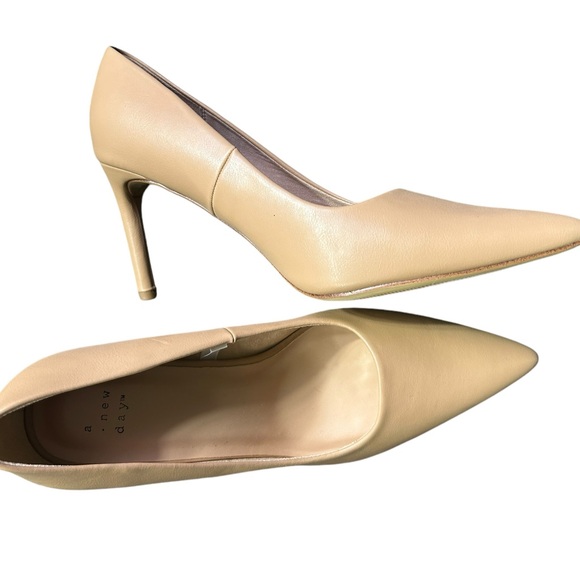 A NEW DAY womens tan beige neutral TARA Pointed-Toe Heels size 9.5 WIDE NWT - Picture 5 of 8